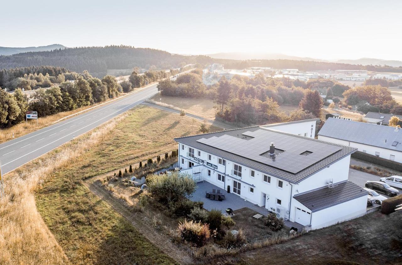 Land-Gut-Hotel Am Ring Meuspath Exteriör bild
